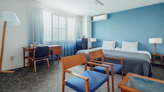 [Private Bathroom] Superior King or Twin Room