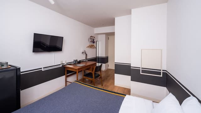 [Private Bathroom] Double Room (140cm bed)