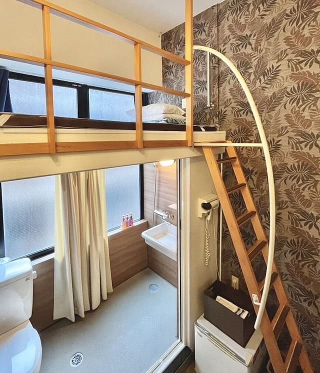 Standard Room Smoking (No cleaning for less than 2 nights stay)