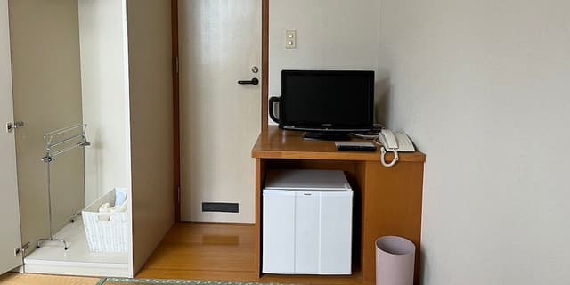 Japanese Style Room, Shared Bathroom (with 8 Tatami Mats)