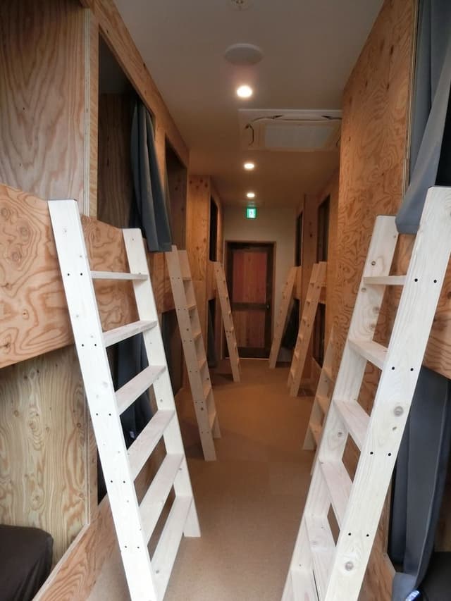 Shared Dormitory, Women only