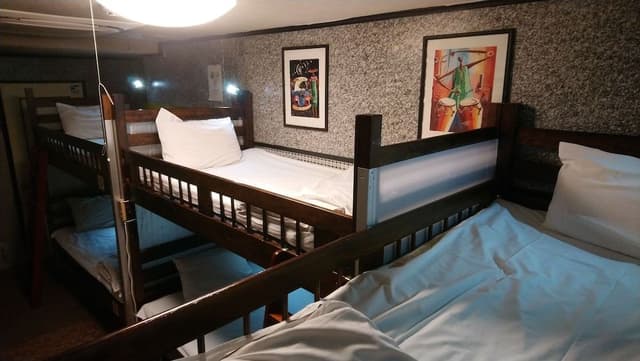 6 Beds Private Room with Bathroom