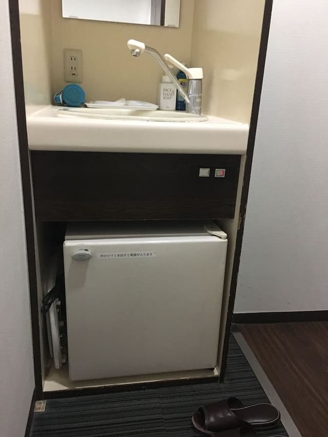 Economy Single Room, Basement Floor, Smoking (Cleaning is Optional with Additional Cost)