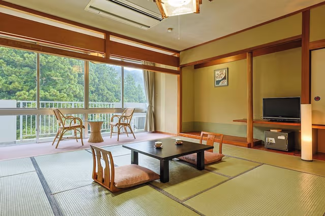 Japanese-Style Room 12.5 Tatami with Enclosed Veranda