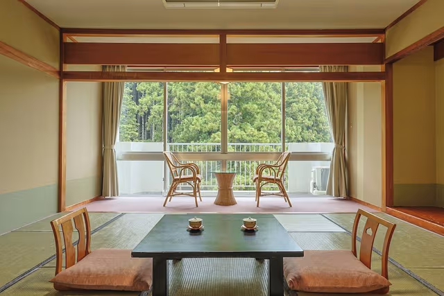 Japanese-Style Room 12.5 Tatami with Enclosed Veranda