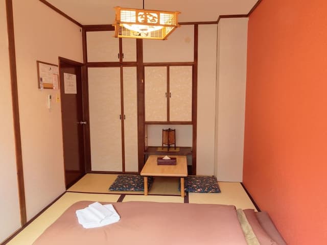 Japanese-Style Single Room with Shared Bathroom