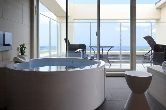 Ocean Premium Suite (Ocean Side, Top Floor)