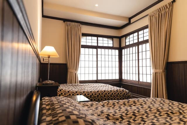 Suite, Shared Bathroom