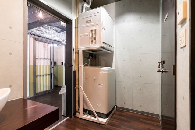 Design Studio, 5 Bedrooms, 2 Bathrooms