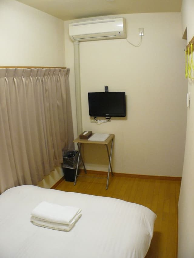 Double Room, Non Smoking, Shared Bathroom