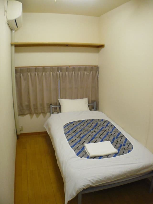 Standard Single Room, Non Smoking, Shared Bathroom