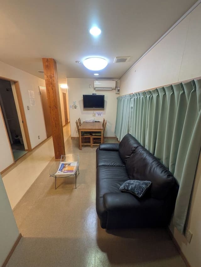Twin Room, Non Smoking, Shared Bathroom (Bunk bed)