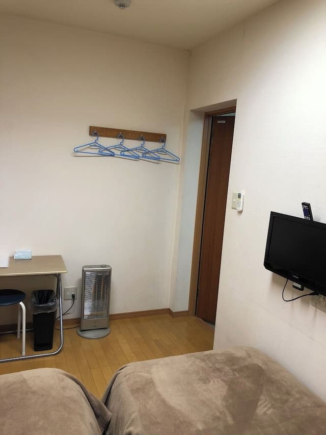 Twin Room, 2 Twin Beds, Non Smoking, Shared Bathroom