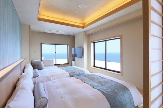 Front View Suite, Ocean View, East Wing