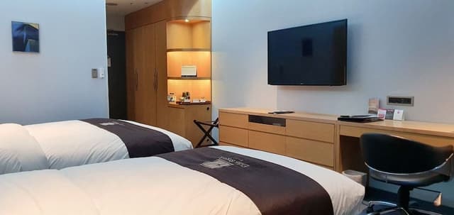 Deluxe Twin Room (New Wing)