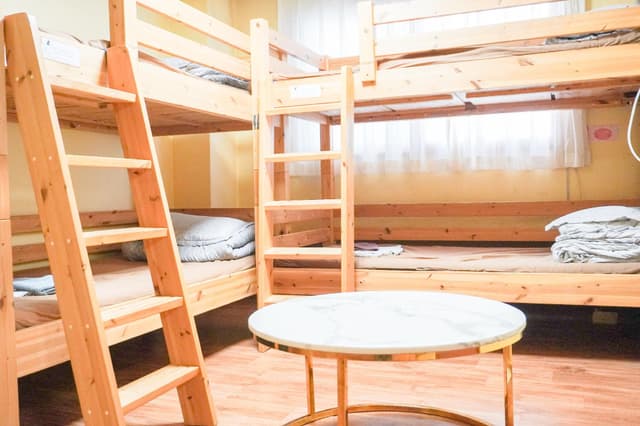 Private Room for 6 People
