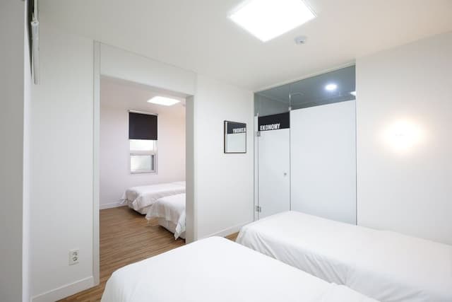 Family Room, Multiple Beds