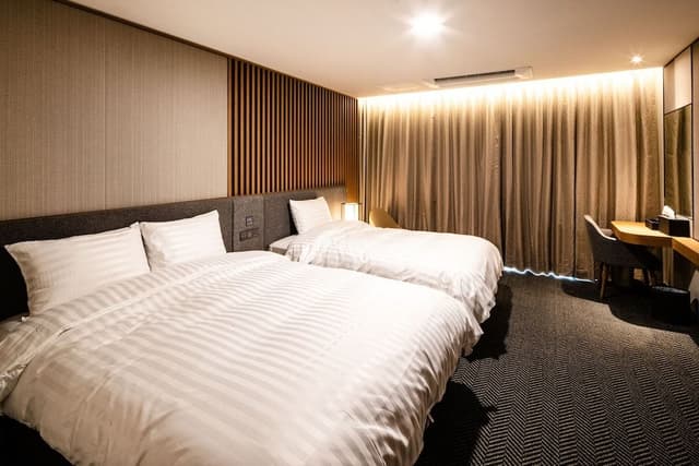 [Holiday PKG(2Adults+1Kid)] TowerD Superior(No Kitchen/Park View)-Choose1 OceanWorld/BF/InfinityPool