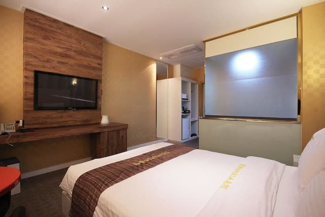 Standard Room (Extra person fee: KRW 10,000)