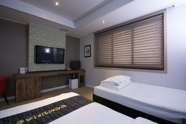 Twin Room (Extra person fee: KRW 10,000)