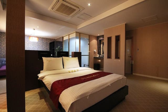 VIP Room (Extra person fee: KRW 10,000)
