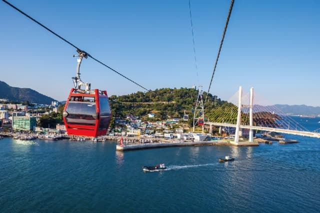 [Fun Fun Cable Car PKG] Deluxe  Double Room - Breakfast + cable car ticket for 2 Pax