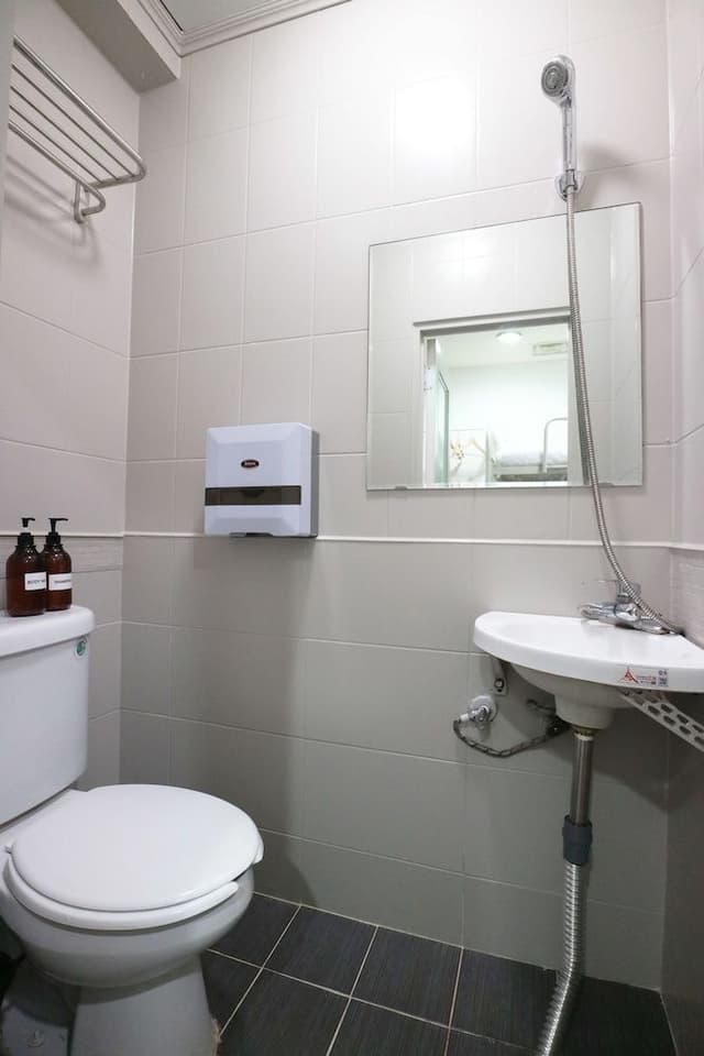 Single Room, Private Bathroom (Type B)