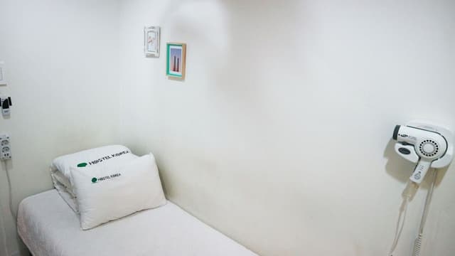 Single Room, Private Bathroom (Type B)