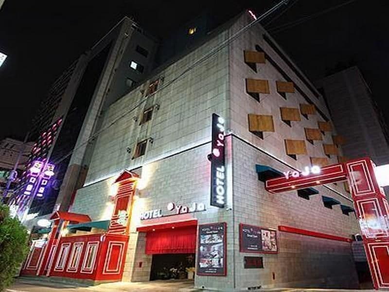 โรงแรมยาจา ชินลิม