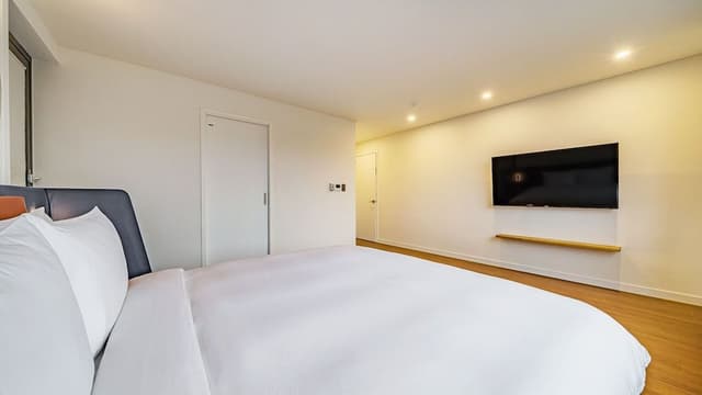 MaruHunoniPool:Heatingfee100000KRW(Nowoffering-50% KRW 50000,WarmpoolnotavailJul-Aug) Base4/Max 6pax