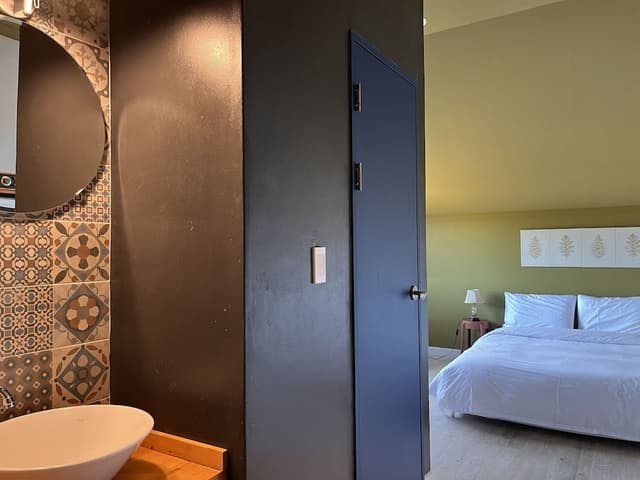 Double Room (Room 3)