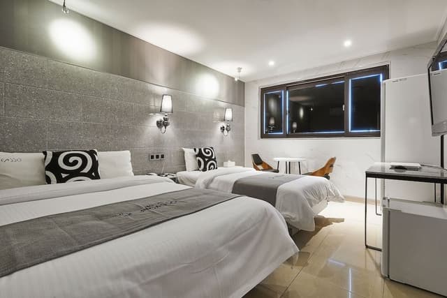 Premium Twin Room
