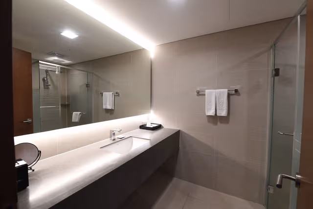 Junior Pool Suite Double Room (Mountain View)