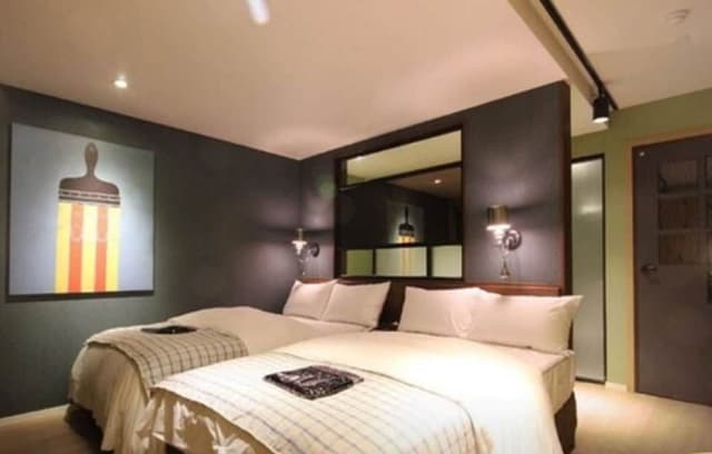 Deluxe Twin Room (1Double+1Sinlge)