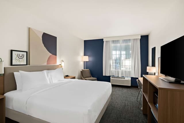 1 KING BED