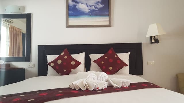 Deluxe Room, Pool View