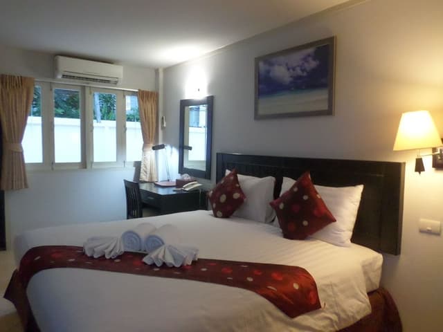 Deluxe Room, Pool View