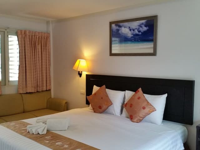 Deluxe Room, Pool View