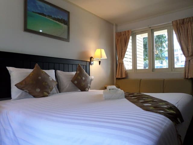 Deluxe Room, Pool View
