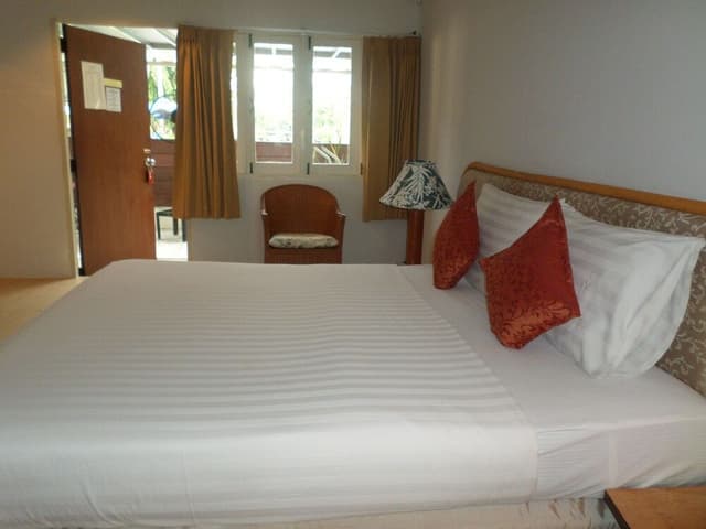 Superior Room, Pool View
