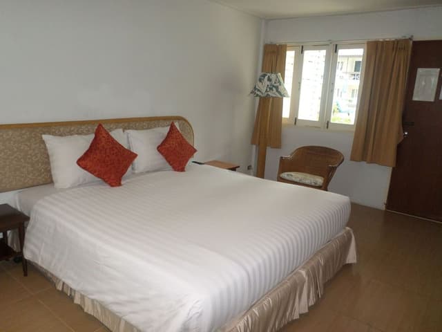 Superior Room, Pool View