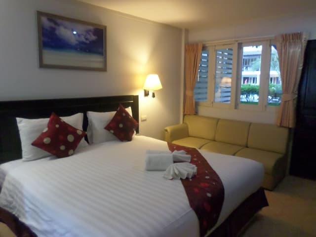 Deluxe Room, Pool View