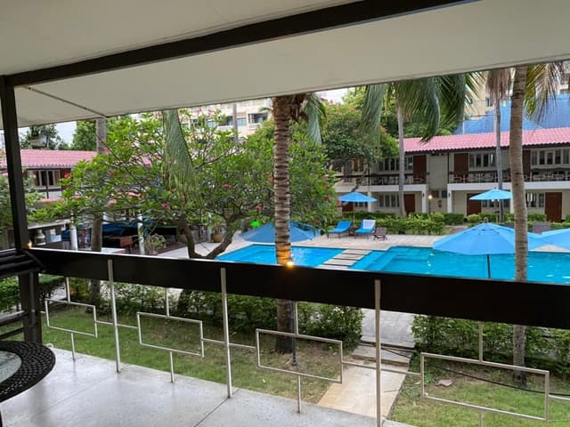 Deluxe Pool View
