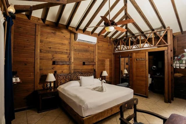 Palm Beach Bungalow - King Bed
