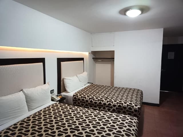 Double Room with Two Double Beds with Lake View