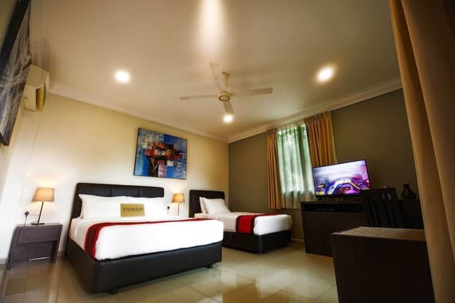Deluxe Triple Room (with A/C)