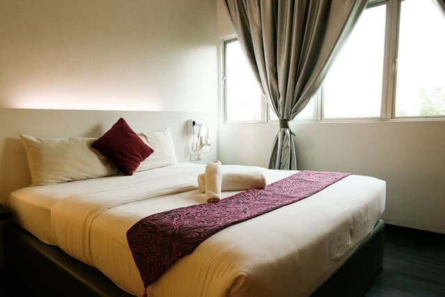Standard Queen Room