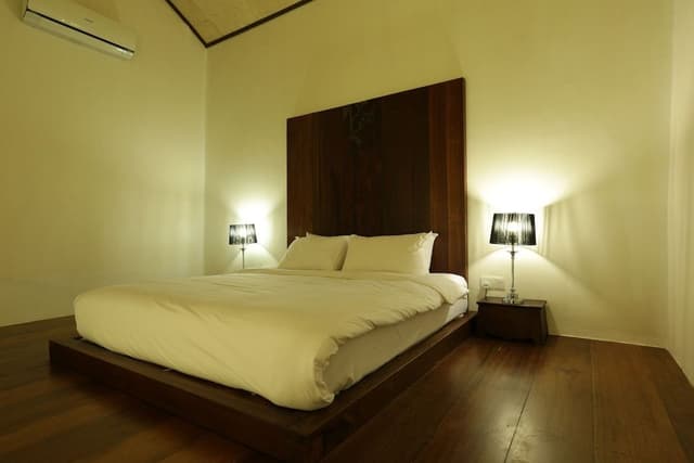 Loft Room 19 (Second Floor)