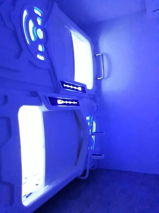 Capsule