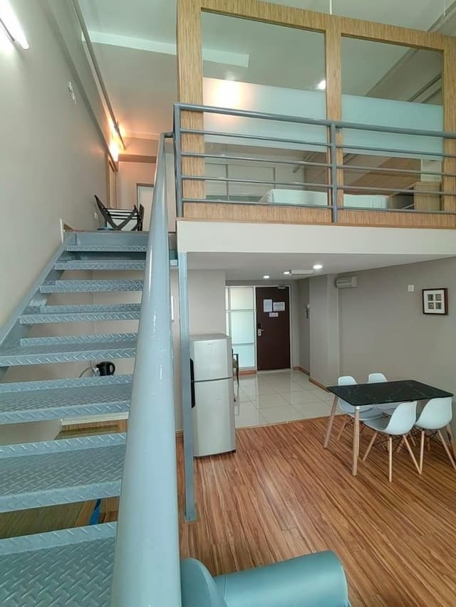 Deluxe Duplex Studio